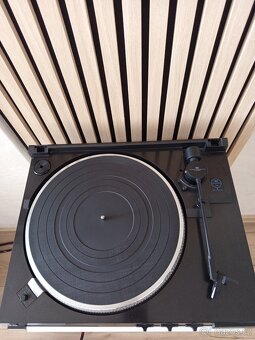 gramofon JVC - 2