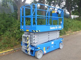 Pracovní nůžková aku plošina Genie GS 3246 nový model - 2