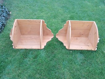 Vyřezávané police - 2