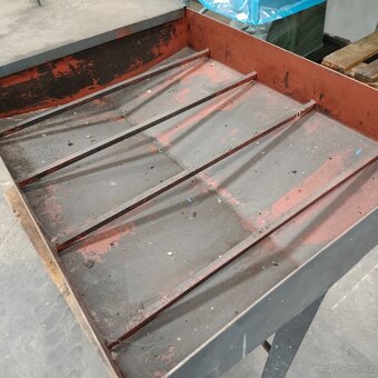 Masivní mycí, čistící a vypouštěcí ocelový stůl pro dílny a - 2