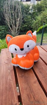 Hrající, svítící a jezdící liška Fischer Price top stav - 2