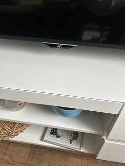 Prodam JVC smart tv uhlopříčka 140 cm - 2