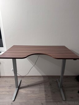 ELEKTRICKY VÝŠKOVĚ NASTAVITELNÝ STŮL - 2