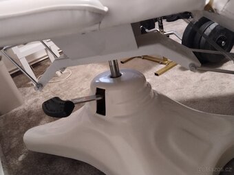 Kosmetické a masérské lehátko, hydraulické - 2