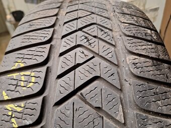 Prodám zimní pneu 245/50/18  100H  Pirelli - 2