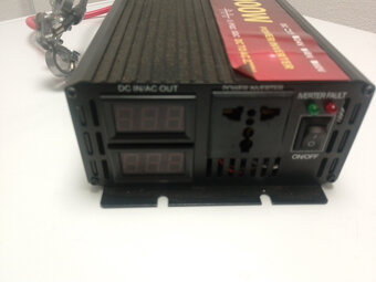 měnič 12V, 3kw, 220V, čisty sínus - 2