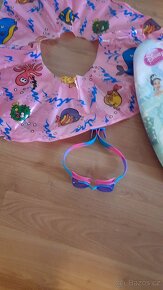 Plavací deska, kruh, potápěčské brýle - 2