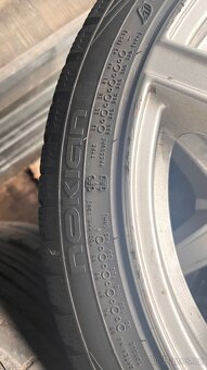 Zimní pneumatiky 215/40 R 17 - 2