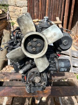 Prodám Kubota motor - 2