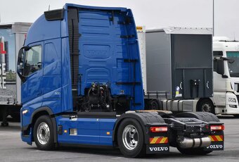 Volvo Tahač návěsu FH 500 - 2