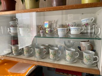 Retro sklo a porcelán z bytu - 2