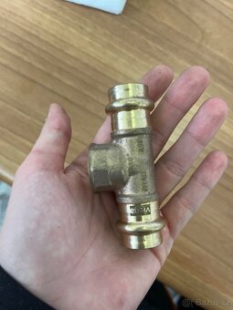 Viega, T-kus přechodový vnitřní 18 x 1/2" x 18 mm - 2