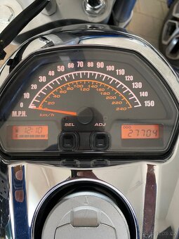 Suzuki Intruder M109R - 2