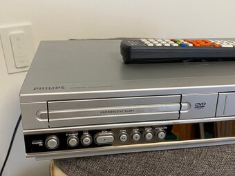 Kvalitní combo VHS a DVD přehrávač PHILIPS DVP3100V - 2
