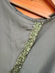 Letní khaki top s flitry - 2