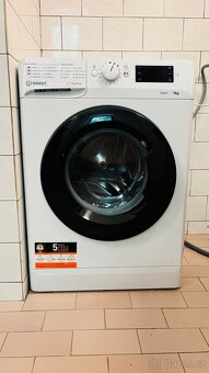 Pračka Indesit - 2