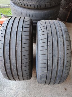 245/45 ZR17 - 2