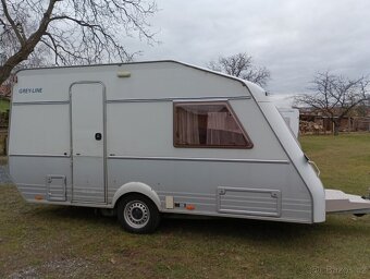 KIP č.147 Rok 2001. Pro 3 osoby. 12V+baterie. 960kg.100km/h - 2