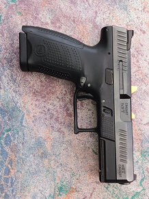 Prodám pistoli CZ P-10C - 2