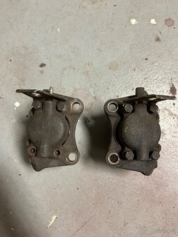 Škoda 110r/110ls/100 - brzdove třmeny - 2