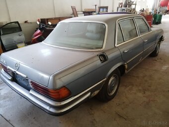 Mercedes W116 280SEL bílý velur - 2