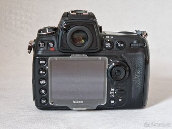 Nikon D700 + grip - 2