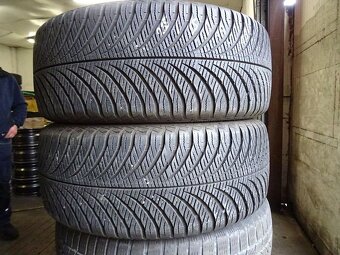 Celoroční pneumatiky Goodyear, 235/55/17, 2 ks, 6,5 mm - 2
