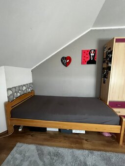 Dřevěná postel - 2