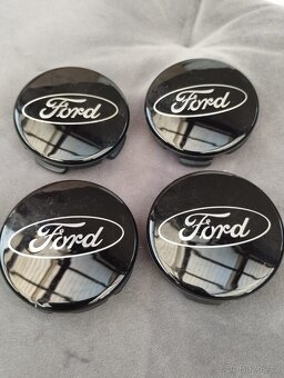 Krytka středu kola se znakem Ford - 2