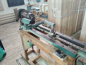 Soustruh na dřevo - 2