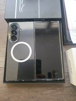 Lampička-hodiny- bezdratova nabíječka. - 2