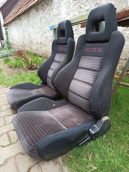 HONDA CRX SEDAČKY - 2