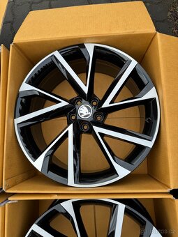 ORIGINÁL Alu Škoda VEGA R20, 5x112 - ZÁNOVNÍ - 2