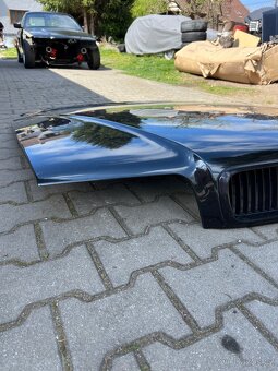 Kapota bmw e38 - 2