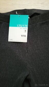 Černé lehké kalhoty Kik, vel. XS - 2