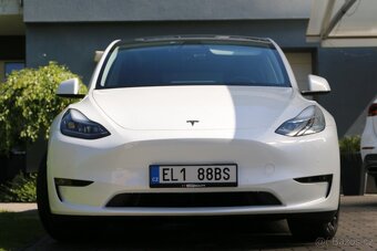 Tesla Model Y Performance Berlín, Tažné - 2
