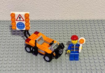 LEGO City 30357 - Silniční pracovník - 2
