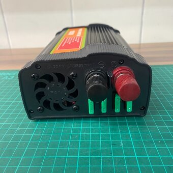 BYGD P1000U - měnič napětí 12V na 230V 1000W - 2