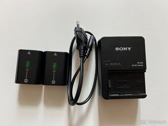 Sony A7R III perfektní stav + taška k přenášení - 2