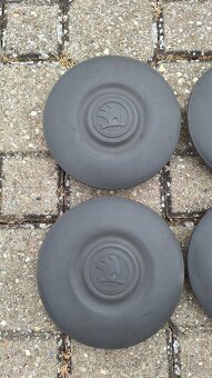 Středové krytky kola Škoda Felicia - 2