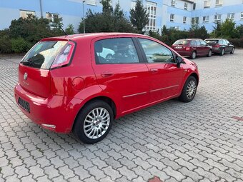 Fiat Punto 1.2i 57kW 2012 hezký stav dovoz DE - 2