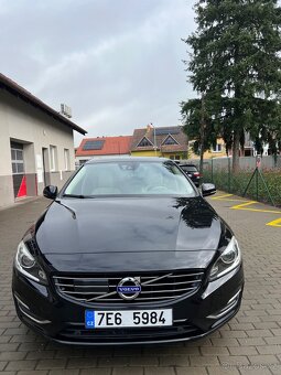 Volvo V60 D6 Plug-In Hybrid - 2