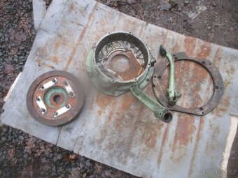 příruba na motor Slavia 1d80 a 1d90 - 2