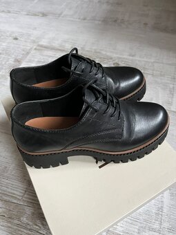 Dámské kožené polobotky Lasocki vel. 37 - 2