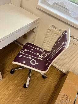 Dětský PC stůl s magnetickou tabulí a židličkou - 2