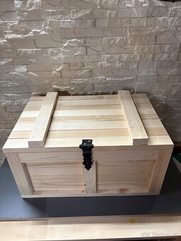 Dřevěná truhlička- dekorace - 2