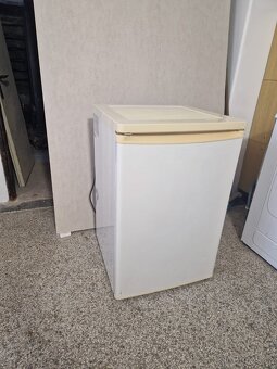 Malá lednička Baumatic s mrazáčkem - 2