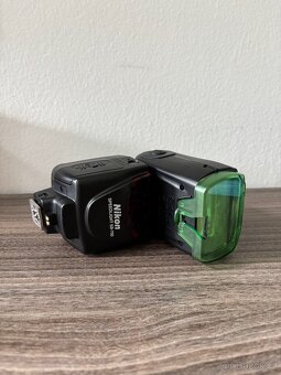 Nikon Speedlight SB- 700 - 2