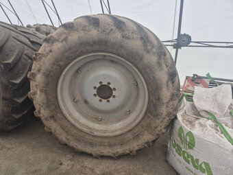 Dvojmontáže 620/70 R42 a kola 650/65 R42 - 2