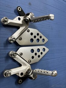 Stupačky přední Aprilia RSV1000R Factory - 2